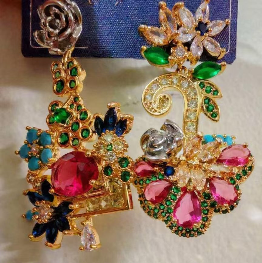 Queen Earrings（handmade）